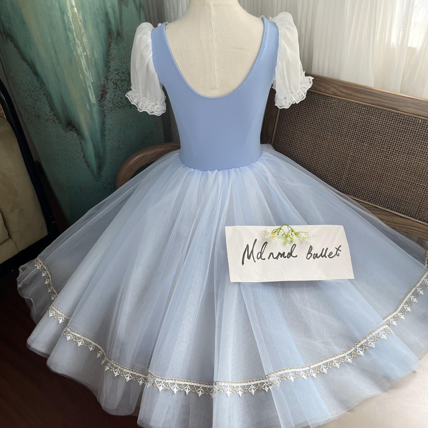 Elegant Romantic Ballet Tutu Dress with Lace Embellishments for Performances – MDC0365