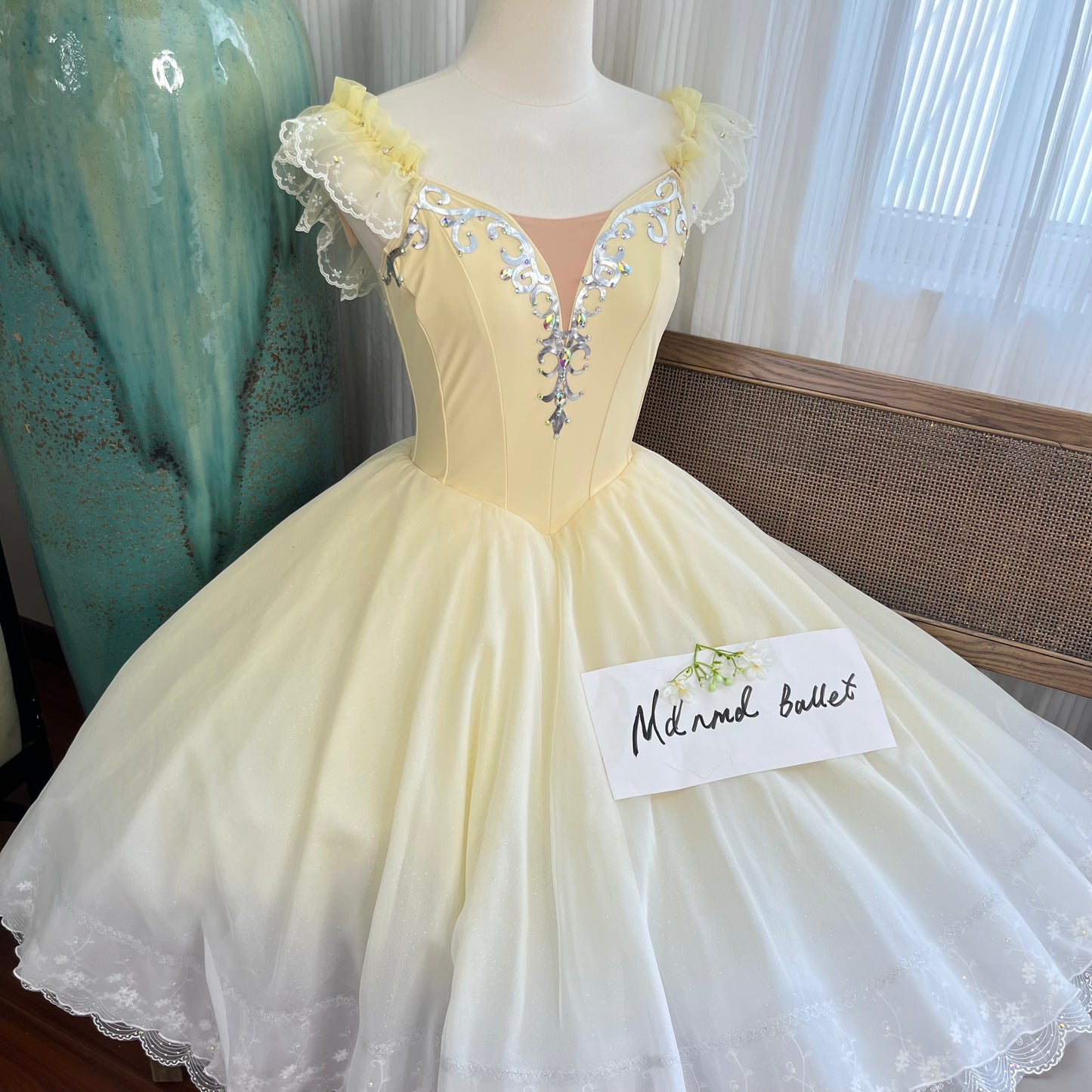 Elegant Ballet Dress with Lace and Tulle Skirt – MDJYC0081