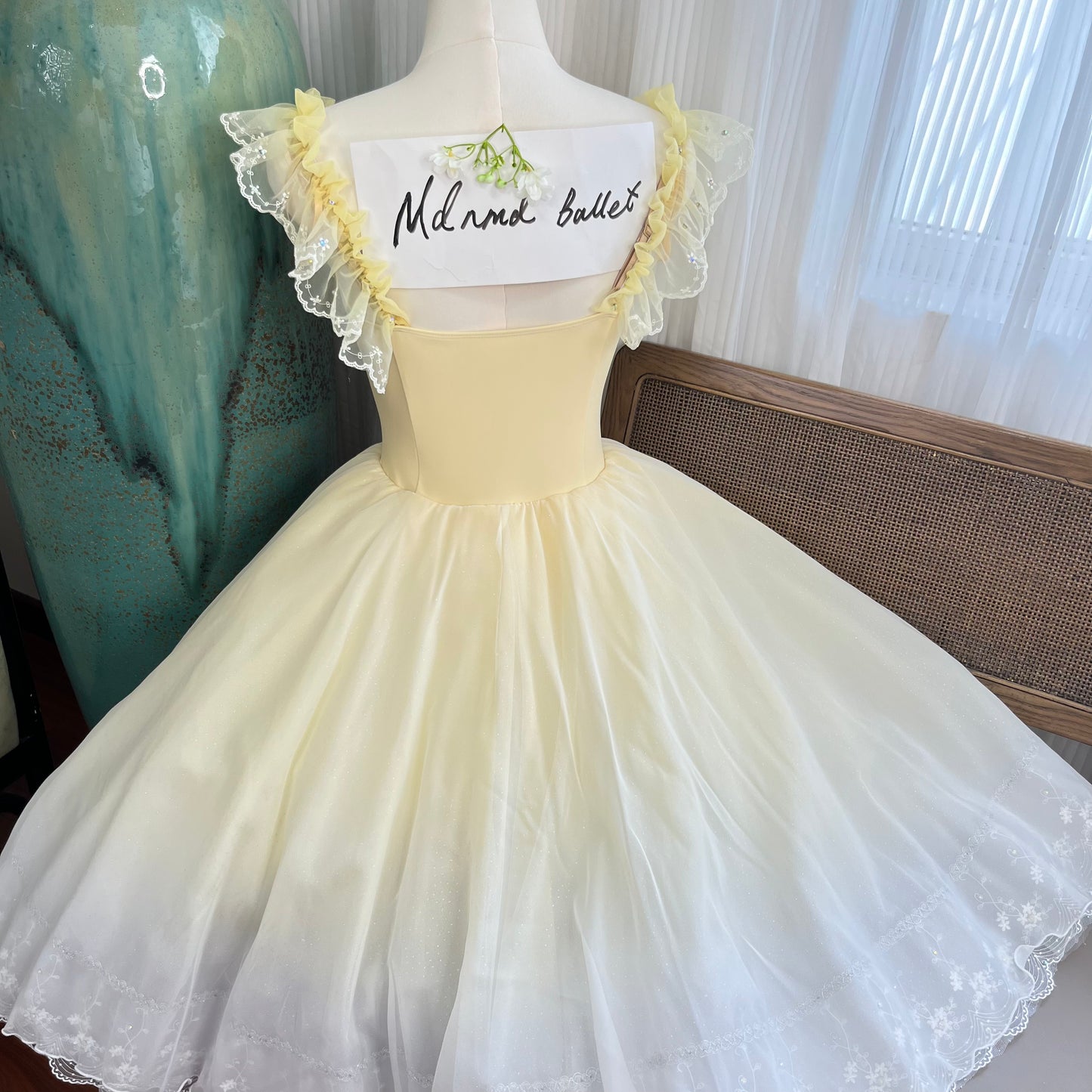 Elegant Ballet Dress with Lace and Tulle Skirt – MDJYC0081