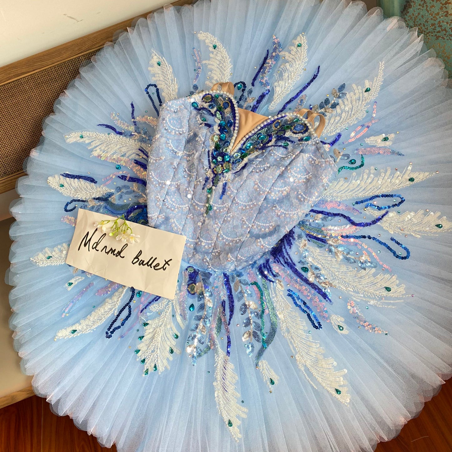 Professional classical ballet tutu, a vividly lifelike bluebird design, suitable as the costume for professional ballet dancers.-MDT0934