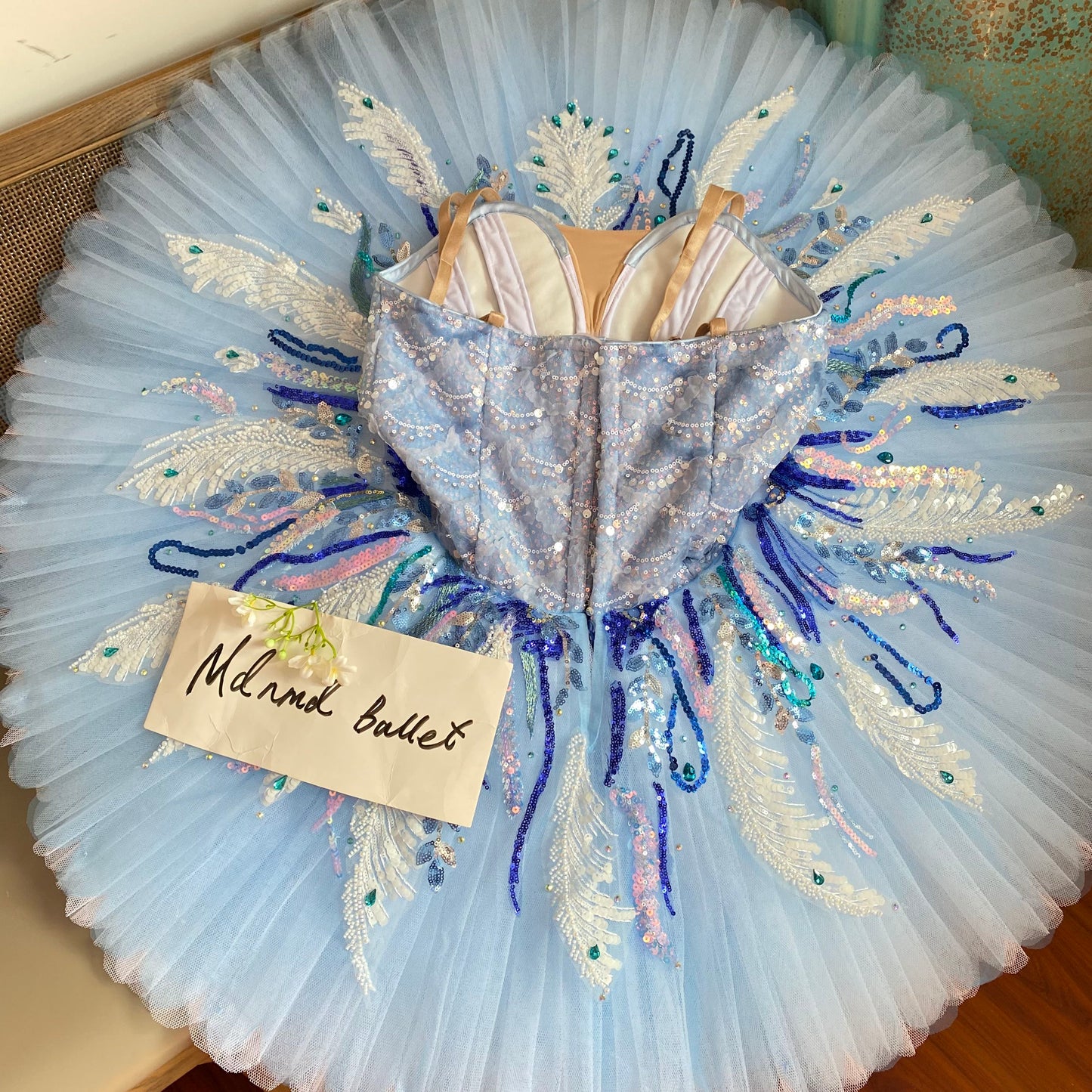 Professional classical ballet tutu, a vividly lifelike bluebird design, suitable as the costume for professional ballet dancers.-MDT0934