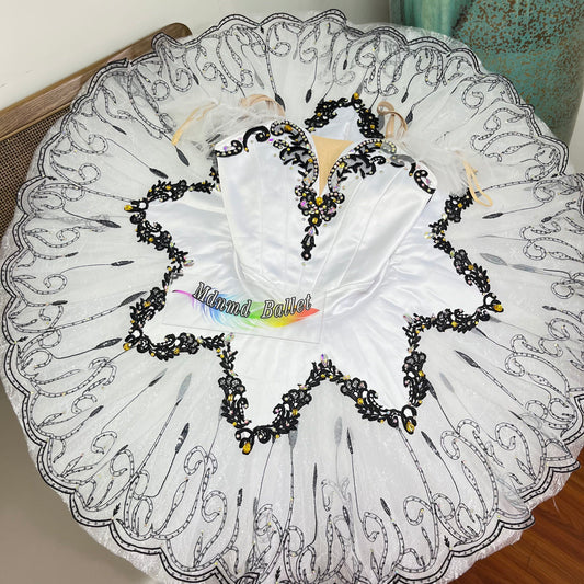 white ballet tutu, decorated with lace and sequins, is a professional ballerina's ballet tutu.-MDT0813