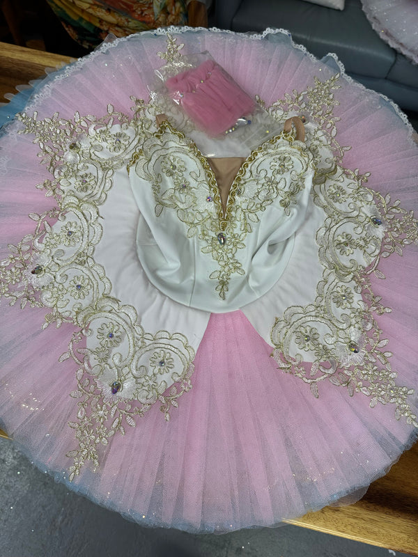 BT1702-2 - With hoop and hand-tacked tulle - Size 120 cm