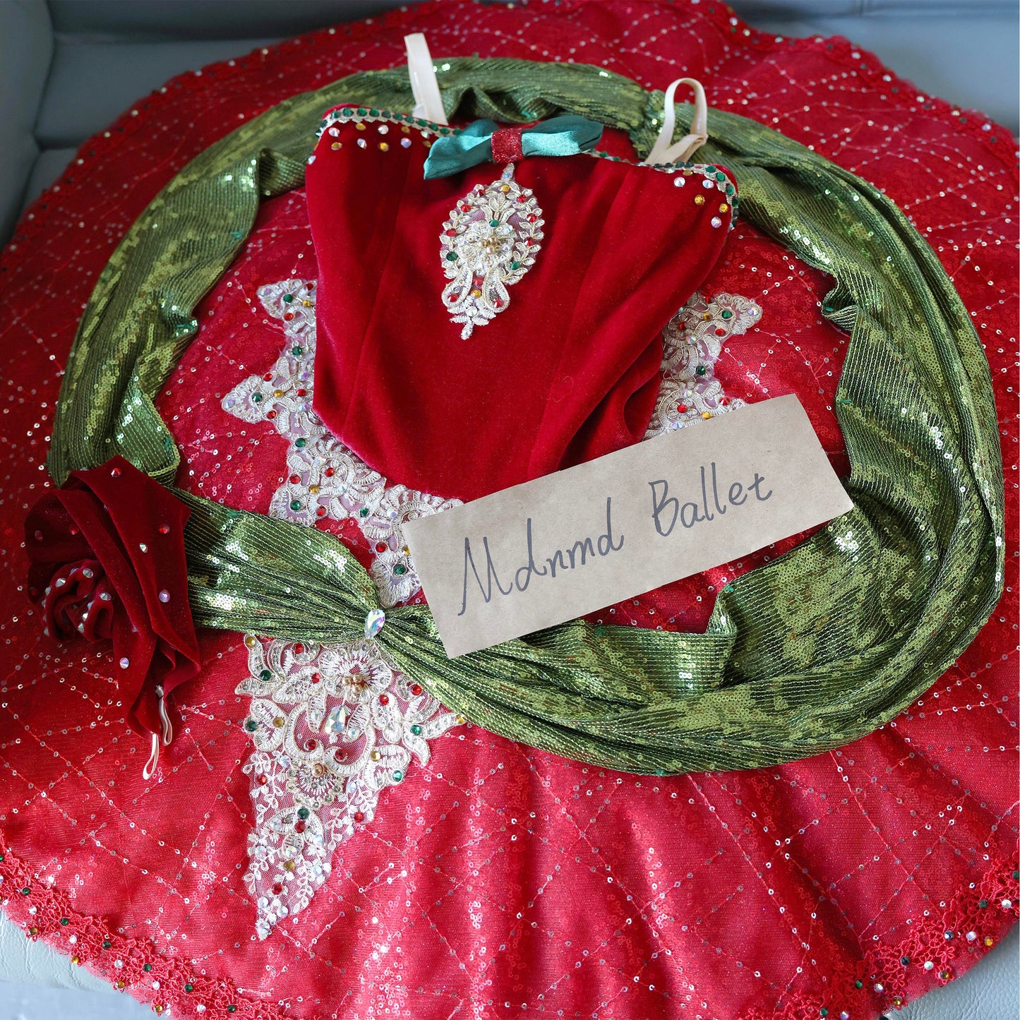 Elegant Red Velvet Ballet Tutu with Green Embellishments – MDT0981