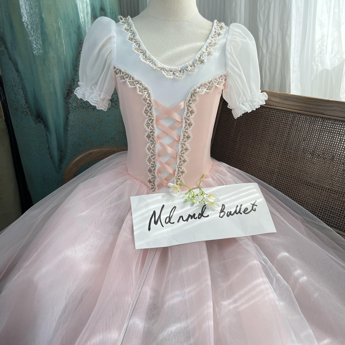 Elegant Romantic Ballet Tutu Dress with Lace Embellishments for Performances – MDC0365