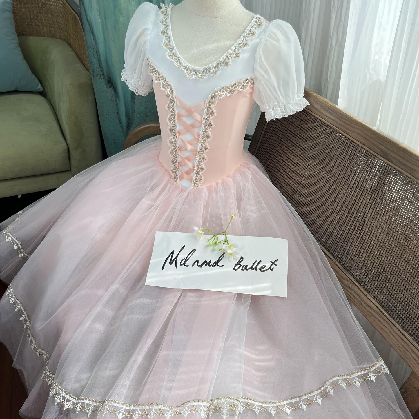Elegant Romantic Ballet Tutu Dress with Lace Embellishments for Performances – MDC0365