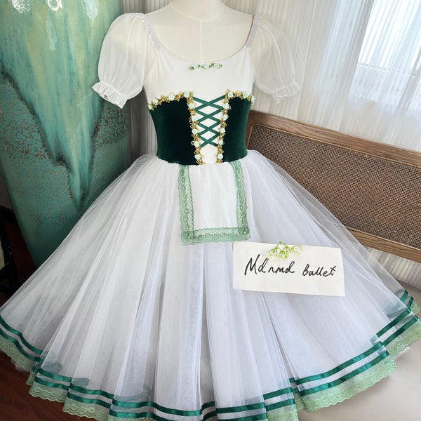 Graceful Green Ballet Dress with Floral Accents and Layered Tulle Skirt - JYC0008