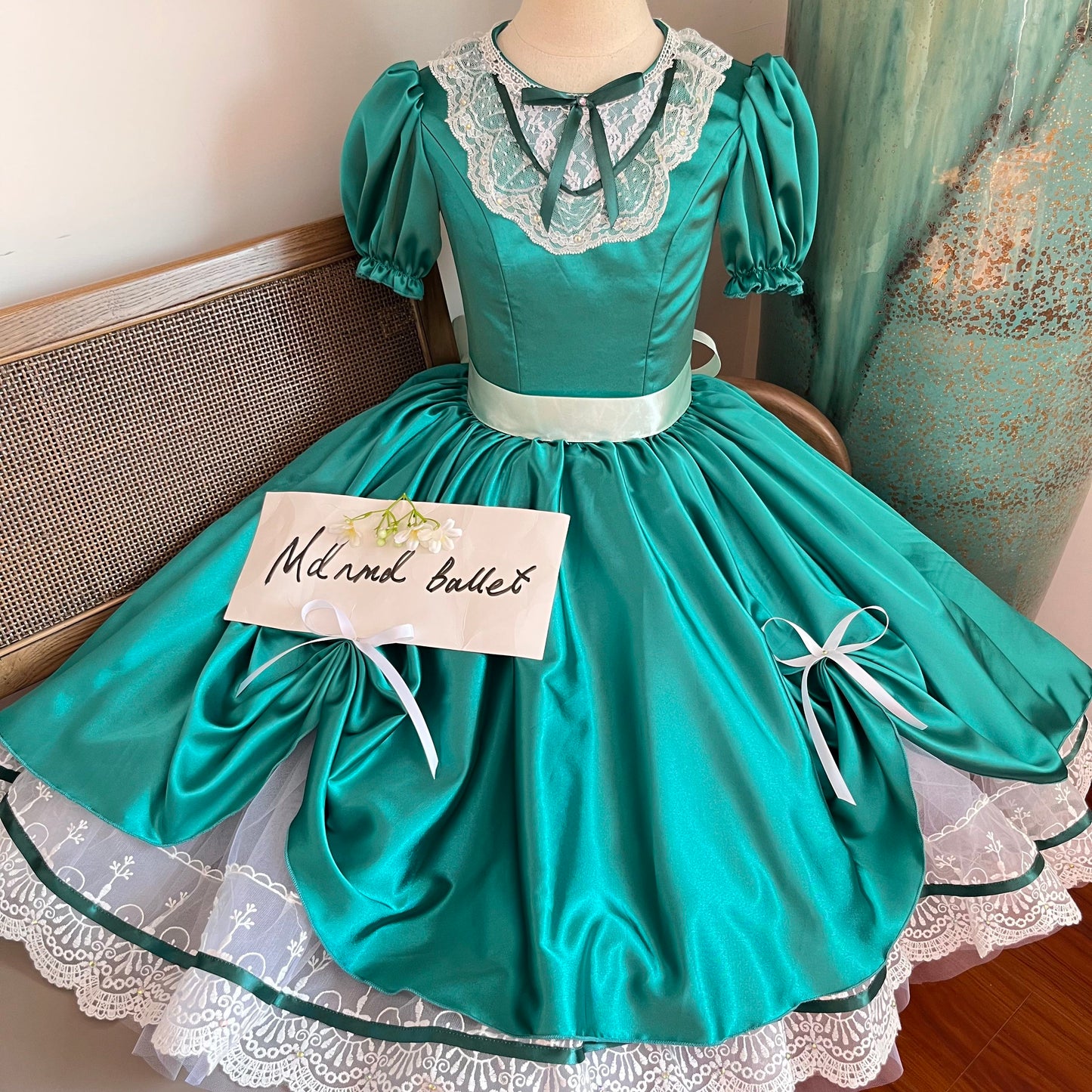 Coppélia Ballet Gown: Handmade with Lace and Bow Design - Ideal Ballet Dress for Girls-MDC0330