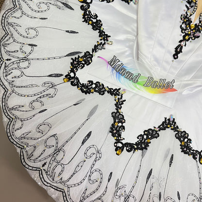 white ballet tutu, decorated with lace and sequins, is a professional ballerina's ballet tutu.-MDT0813