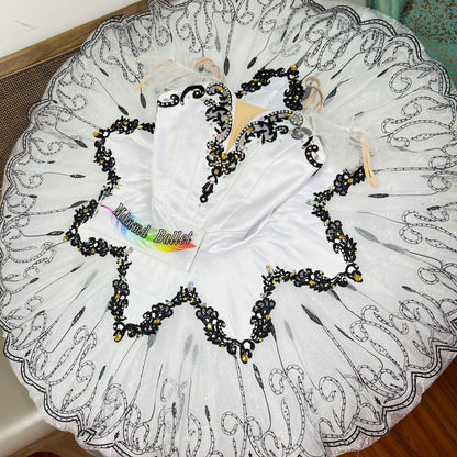 white ballet tutu, decorated with lace and sequins, is a professional ballerina's ballet tutu.-MDT0813