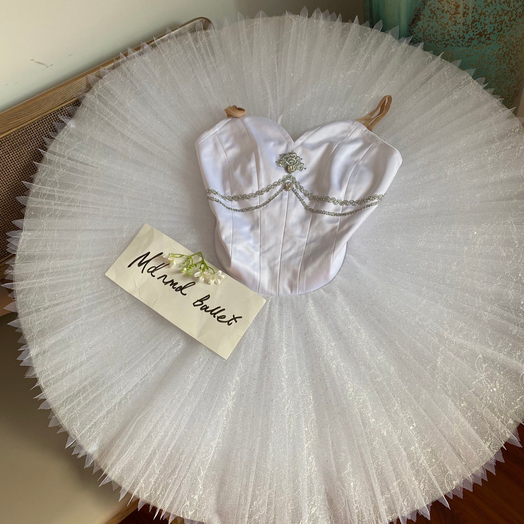 Elegant White Ballet Dress - Heart - Shaped Neckline & Glittering Tulle-MDT0168