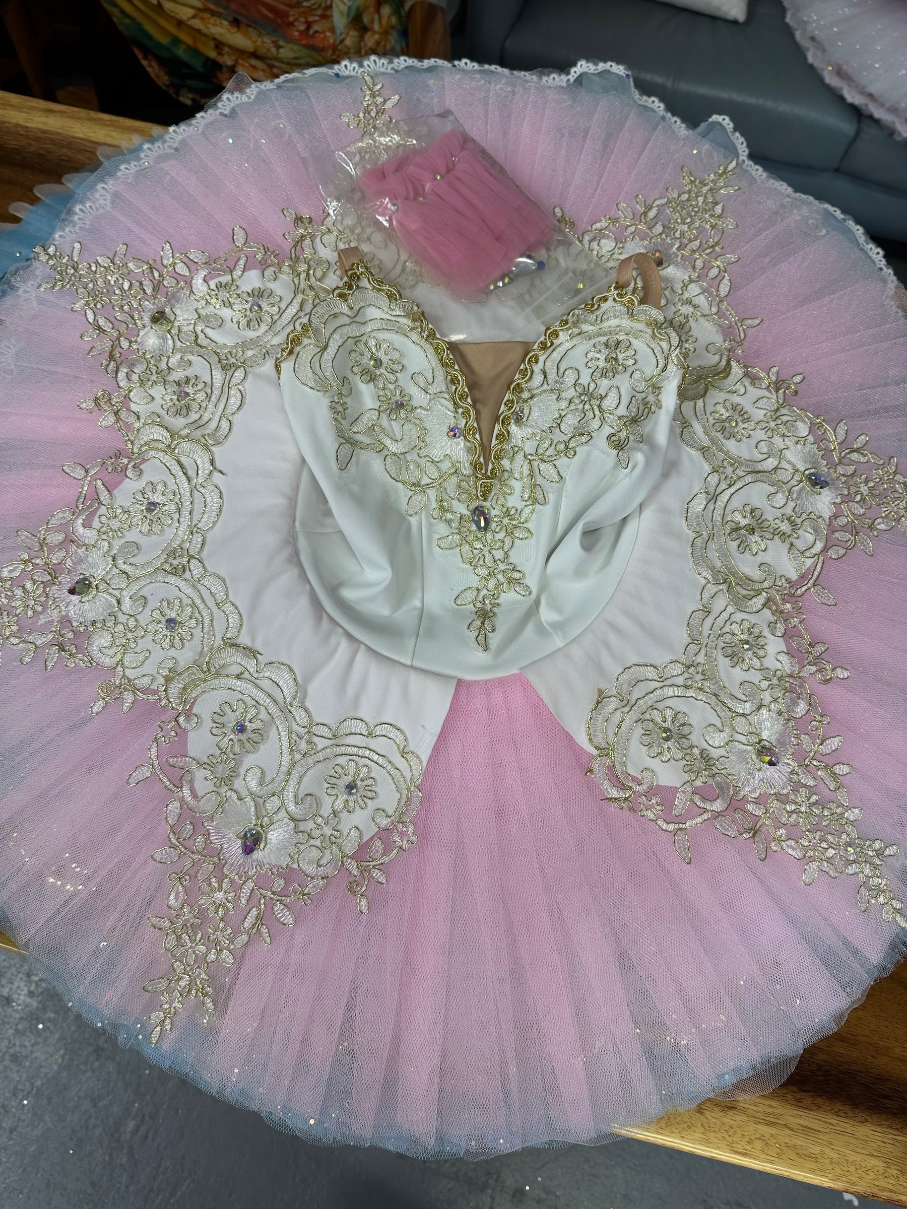 BT1702-2 - With hoop and hand-tacked tulle - Size 120 cm