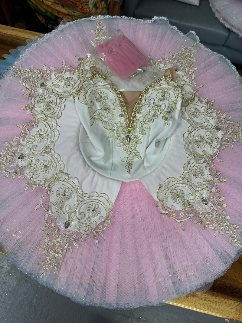 BT1702-2 - With hoop and hand-tacked tulle - Size 120 cm