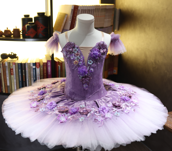 BT1824 - With hoop and hand-tacked tulle - Size 130 cm