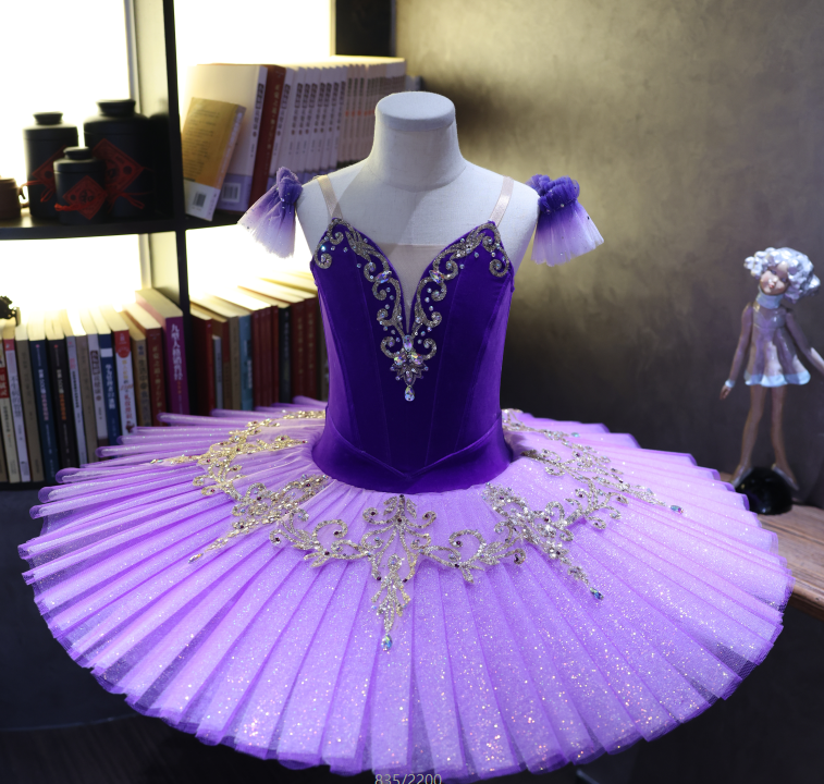 BT1846 - With hoop and hand-tacked tulle - Size 135 cm